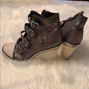 rock and candy pert sneaker